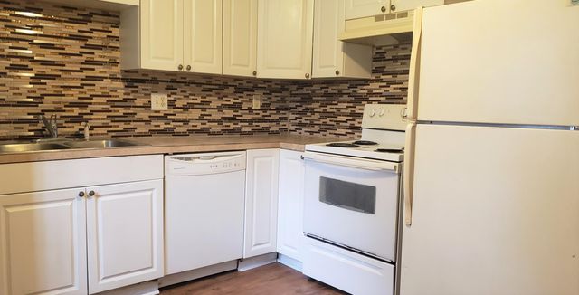 1160 Boone Hill Road B, Summerville, SC 29483