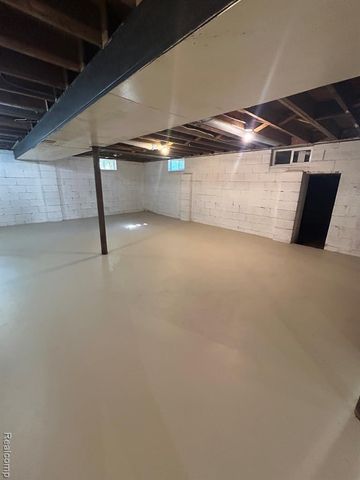 6182 Surrey Lane, Burton, MI 48519