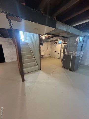 6182 Surrey Lane, Burton, MI 48519