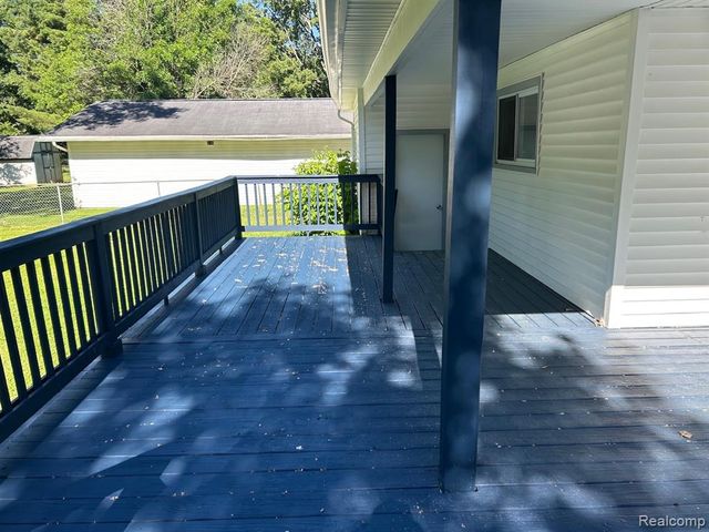 6182 Surrey Lane, Burton, MI 48519