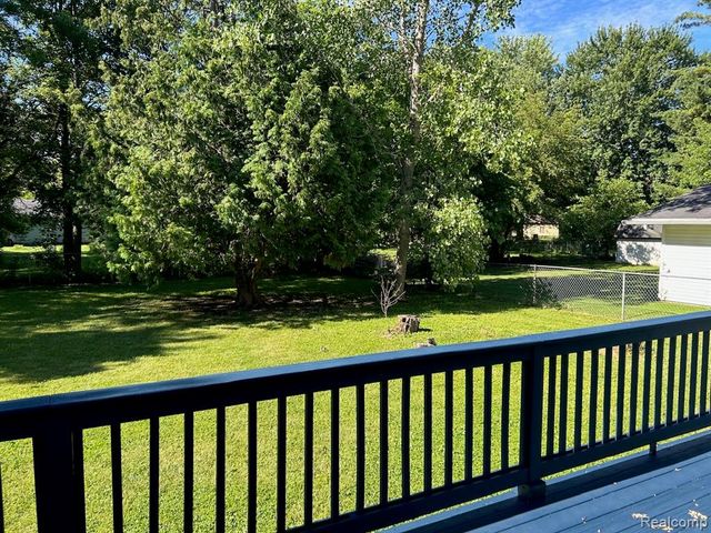 6182 Surrey Lane, Burton, MI 48519