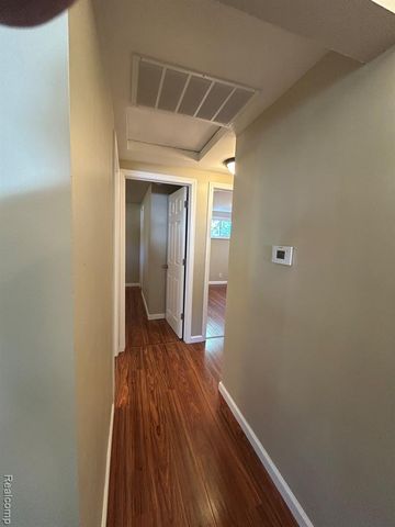 6182 Surrey Lane, Burton, MI 48519