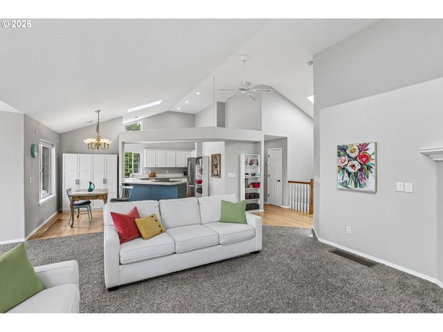 1237 Ne CEDAR RIDGE Loop, Vancouver, WA 98664
