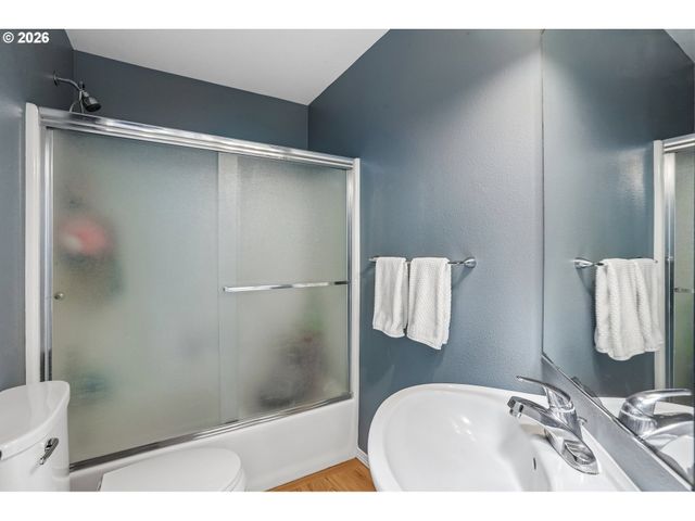 1237 Ne CEDAR RIDGE Loop, Vancouver, WA 98664