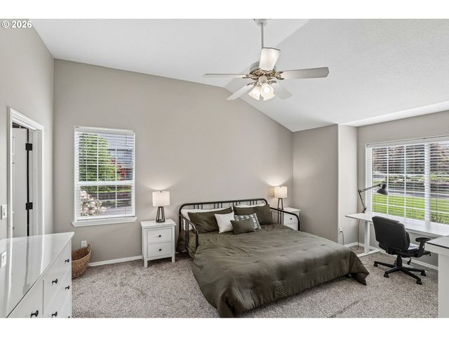 1237 Ne CEDAR RIDGE Loop, Vancouver, WA 98664