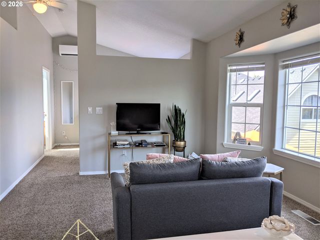 1237 Ne CEDAR RIDGE Loop, Vancouver, WA 98664