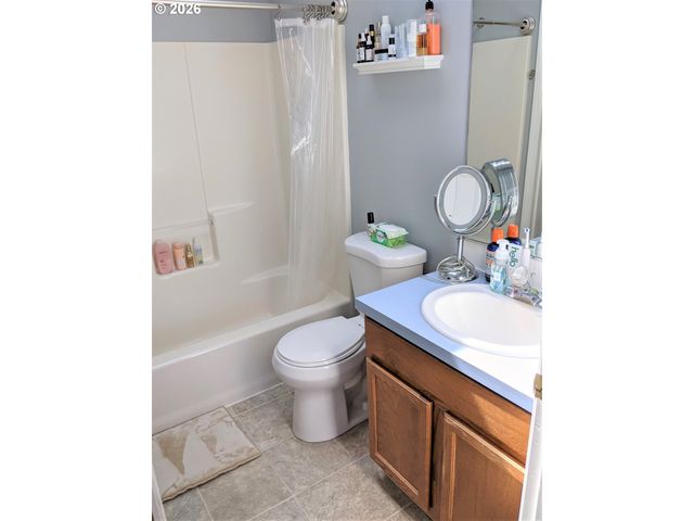 1237 Ne CEDAR RIDGE Loop, Vancouver, WA 98664