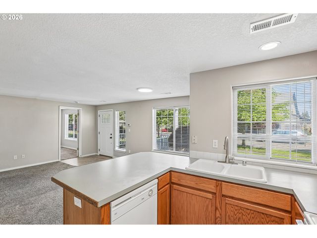 1237 Ne CEDAR RIDGE Loop, Vancouver, WA 98664