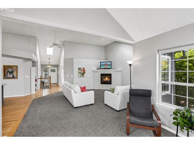 1237 Ne CEDAR RIDGE Loop, Vancouver, WA 98664