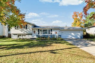 5543 Edgelawn Drive, Kentwood, MI 49508