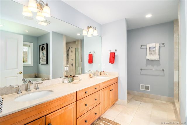 15 Harmony Trail 15, New Milford, CT 06776