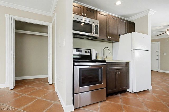 8127 Country RD 205, Fort Myers, FL 33919