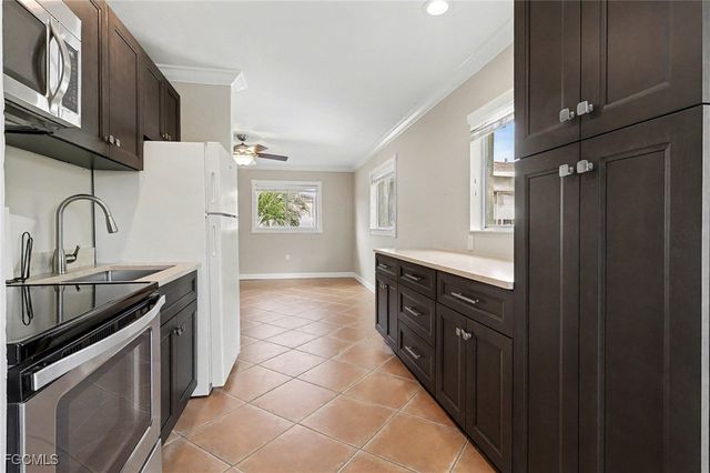 8127 Country RD 205, Fort Myers, FL 33919