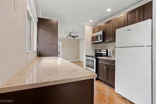 8127 Country RD 205, Fort Myers, FL 33919