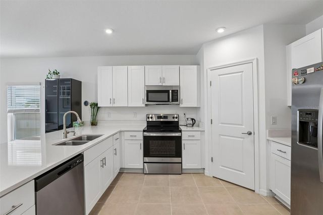 5615 COSTA BLANCA WAY, Davenport, FL 33897