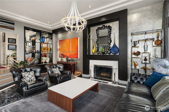 9600 NE 28th Street, Clyde Hill, WA 98004