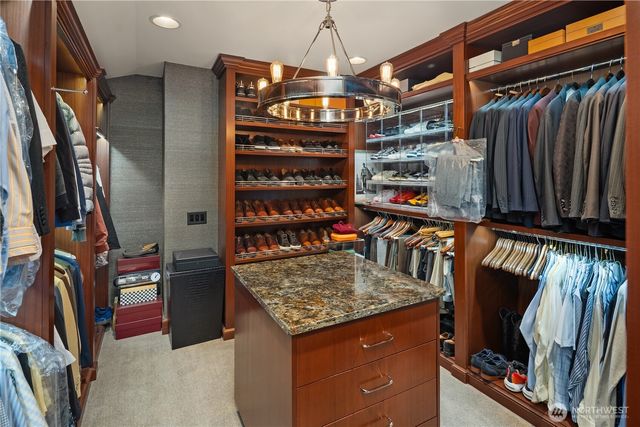 9600 NE 28th Street, Clyde Hill, WA 98004