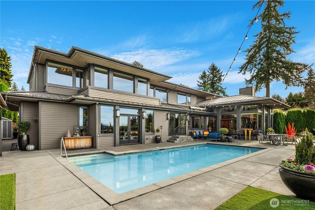 9600 NE 28th Street, Clyde Hill, WA 98004