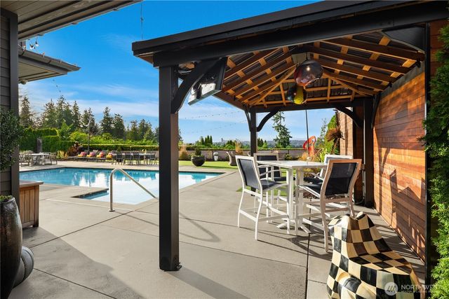 9600 NE 28th Street, Clyde Hill, WA 98004