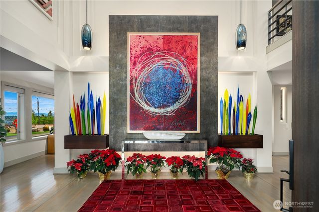 9600 NE 28th Street, Clyde Hill, WA 98004