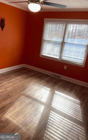 38 Lakeview Drive SE, Lindale, GA 30147