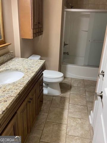 38 Lakeview Drive SE, Lindale, GA 30147