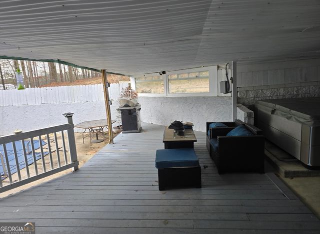 38 Lakeview Drive SE, Lindale, GA 30147