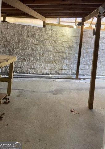 38 Lakeview Drive SE, Lindale, GA 30147