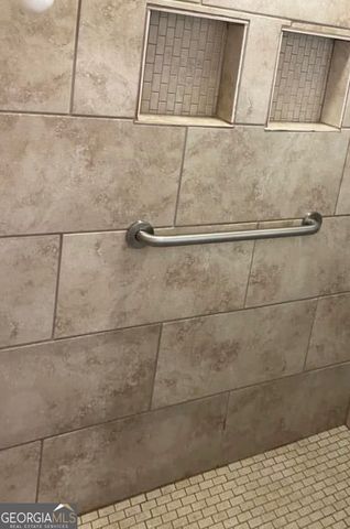 38 Lakeview Drive SE, Lindale, GA 30147