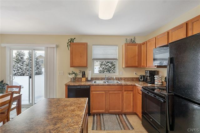 8625 Alizarin Avenue, Cicero, NY 13039