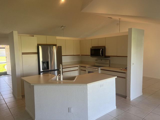 6039 Sunberry Circle, Boynton Beach, FL 33437
