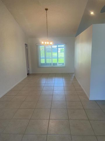 6039 Sunberry Circle, Boynton Beach, FL 33437
