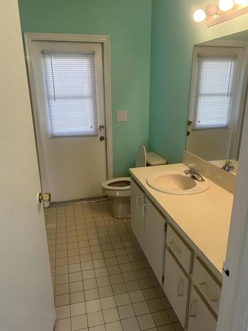 6039 Sunberry Circle, Boynton Beach, FL 33437