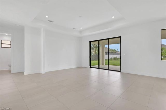 2204 NE 14th PL, Cape Coral, FL 33909