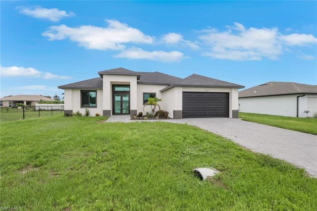 2204 NE 14th PL, Cape Coral, FL 33909