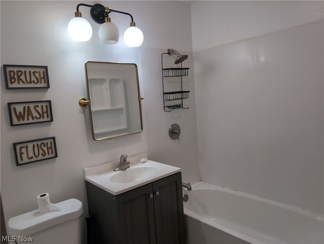 8217 Park Avenue, Garrettsville, OH 44231