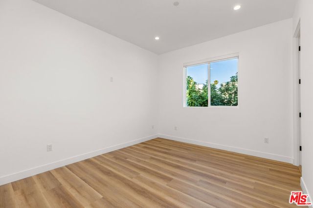 5223 W 20th Street, Los Angeles, CA 90016