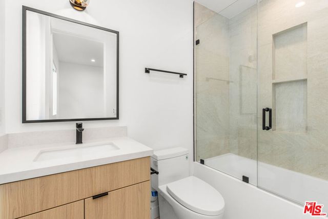 5223 W 20th Street, Los Angeles, CA 90016