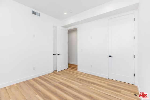 5223 W 20th Street, Los Angeles, CA 90016