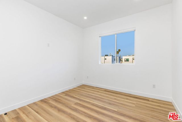 5223 W 20th Street, Los Angeles, CA 90016