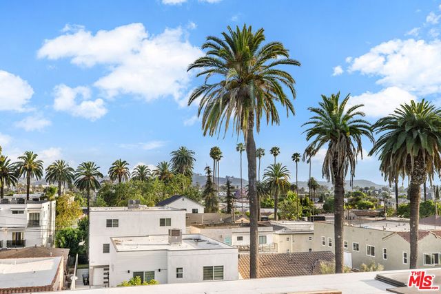 5223 W 20th Street, Los Angeles, CA 90016