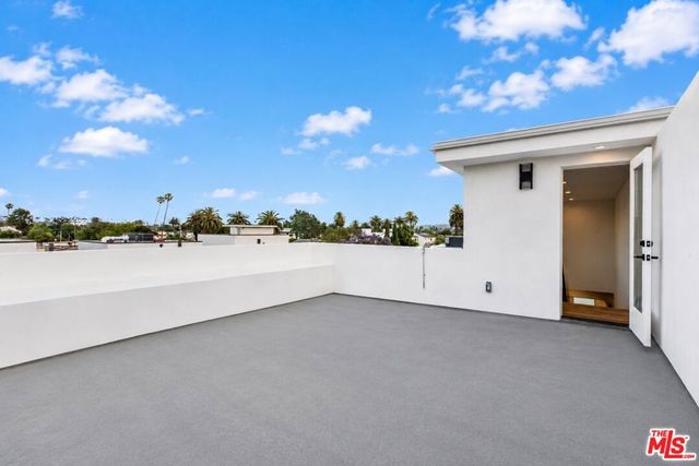 5223 W 20th Street, Los Angeles, CA 90016