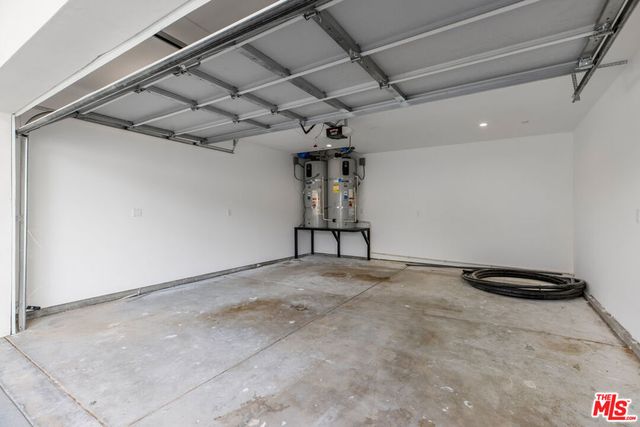 5223 W 20th Street, Los Angeles, CA 90016
