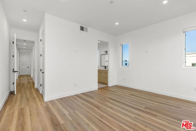 5223 W 20th Street, Los Angeles, CA 90016