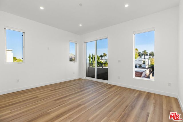 5223 W 20th Street, Los Angeles, CA 90016