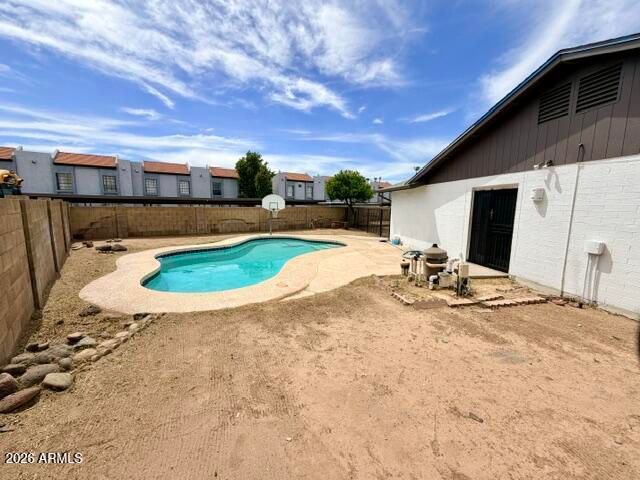 3164 W MEADOW Drive, Phoenix, AZ 85053