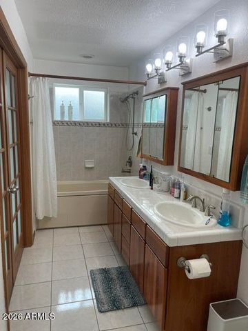 3164 W MEADOW Drive, Phoenix, AZ 85053