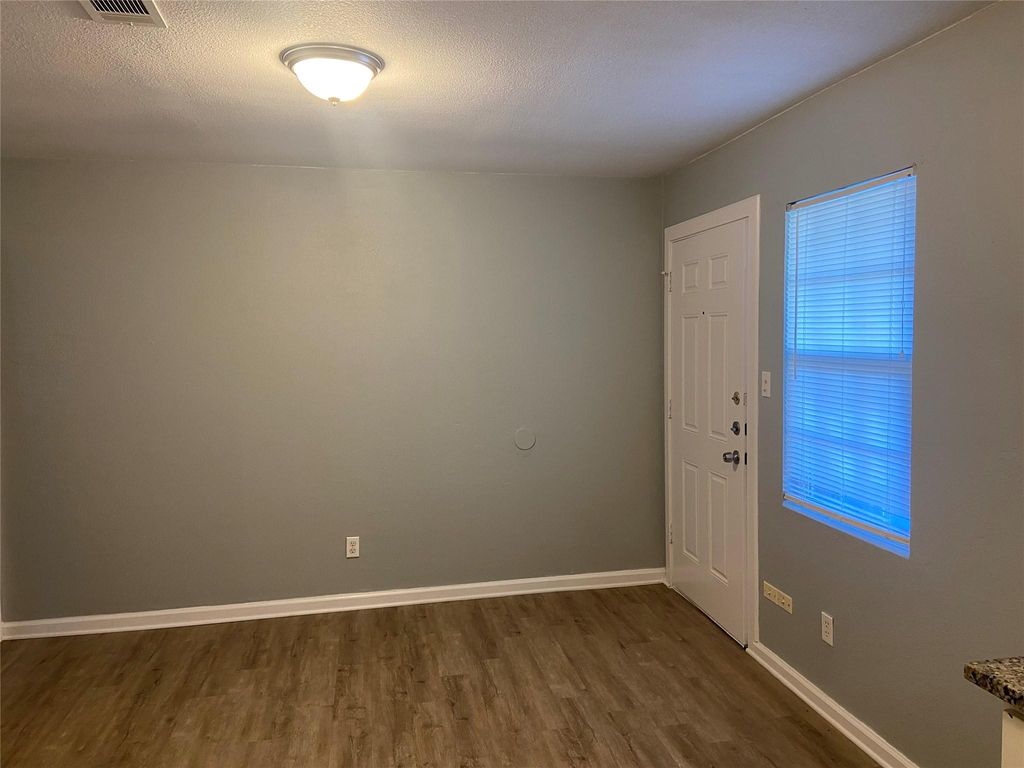 410 Thorndale RD C, Taylor, TX 76574