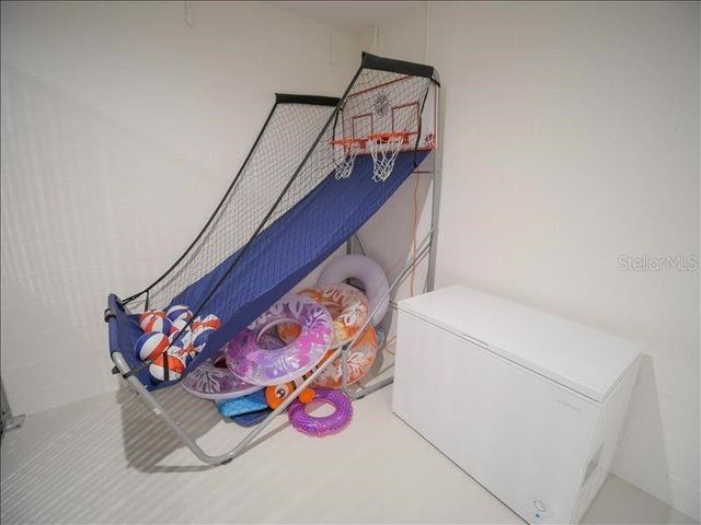 2305 AVENUE C, Bradenton Beach, FL 34217