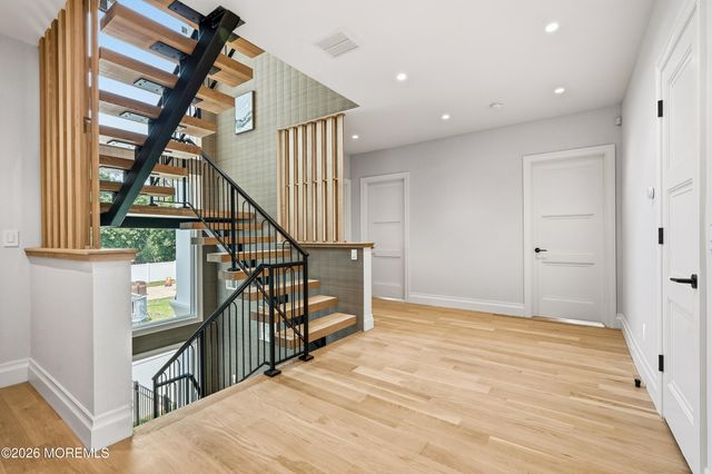 13 Johnston Street, Oakhurst, NJ 07755
